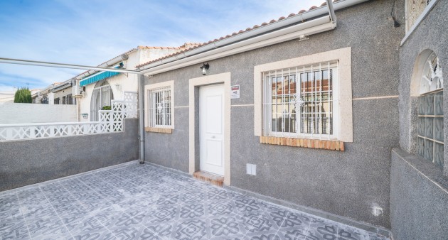 Sale - Bungalow - Torrevieja - El chaparral