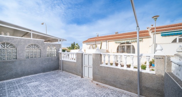 Sale - Bungalow - Torrevieja - El chaparral
