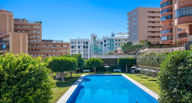 Sale - Apartment - Arenales del Sol - Segunda linea playa