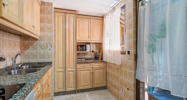 Sale - Apartment - Arenales del Sol - Segunda linea playa