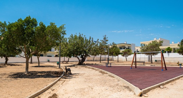 Venta - Chalet - Los Montesinos