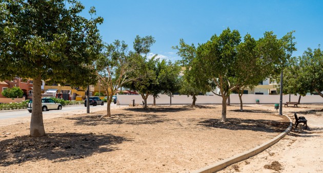 Venta - Chalet - Los Montesinos