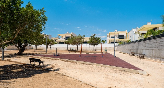 Venta - Chalet - Los Montesinos