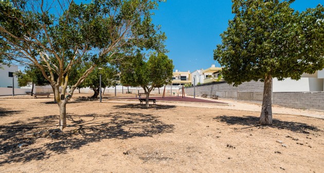 Venta - Chalet - Los Montesinos