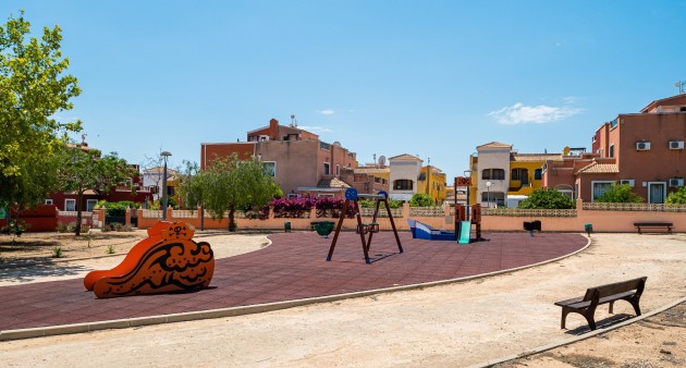 Venta - Chalet - Los Montesinos