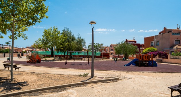 Venta - Chalet - Los Montesinos