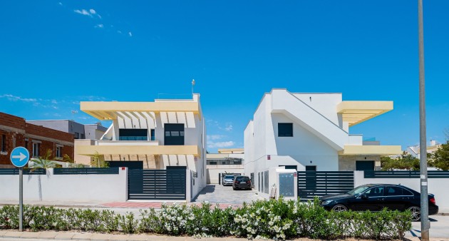 Venta - Chalet - Los Montesinos