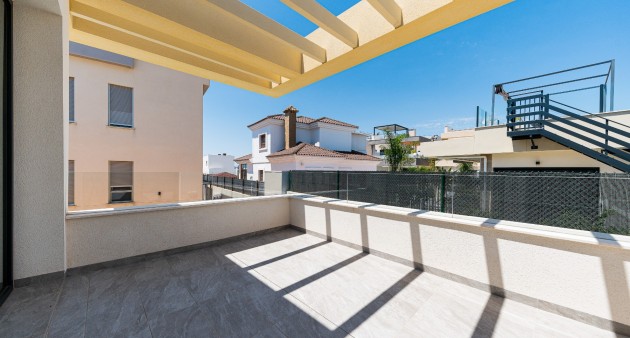 Venta - Chalet - Los Montesinos