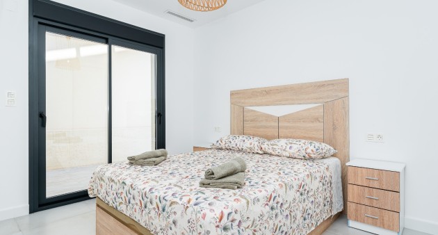 Venta - Chalet - Los Montesinos