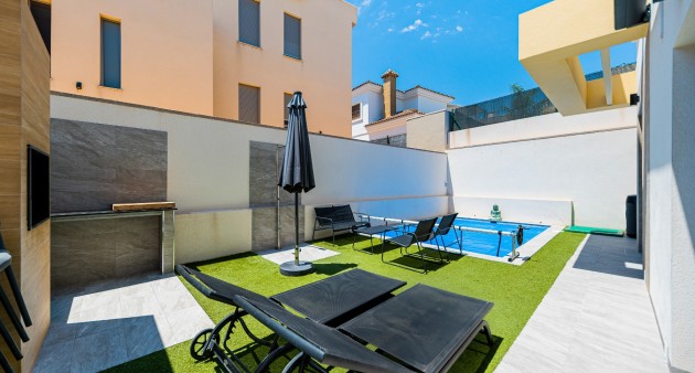 Venta - Chalet - Los Montesinos