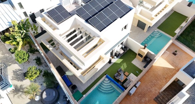 Venta - Chalet - Los Montesinos