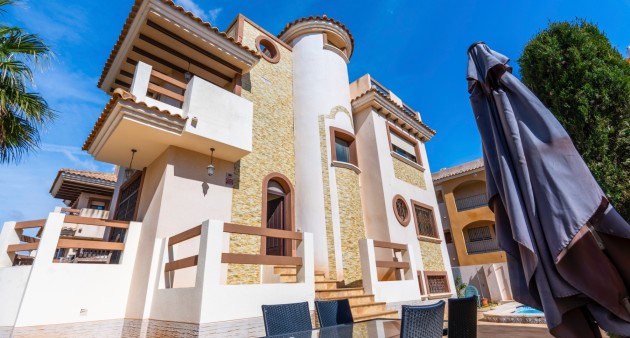 Venta - Chalet - Villamartín