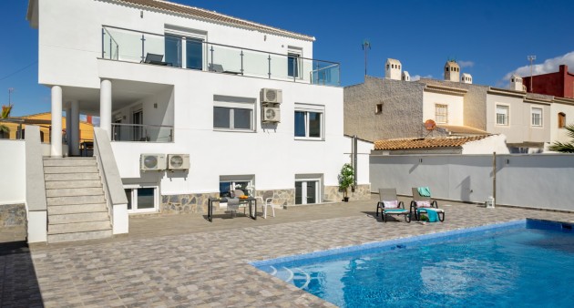 Sale - Villa - Torrevieja