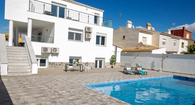 Sale - Villa - Torrevieja