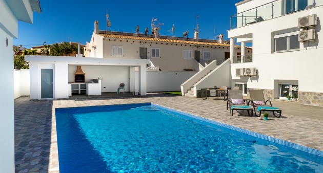 Sale - Villa - Torrevieja