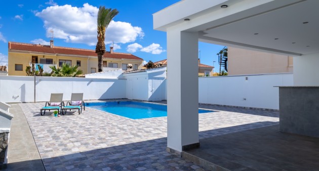 Sale - Villa - Torrevieja