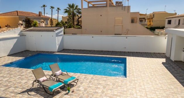 Sale - Villa - Torrevieja