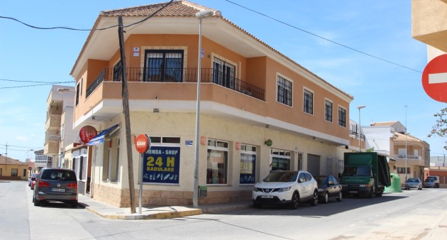 Sprzedaż - Apartament - Los Montesinos