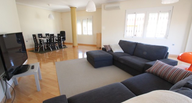 Sprzedaż - Apartament - Los Montesinos