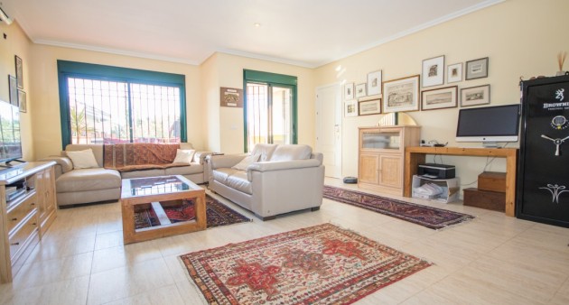 Sprzedaż - Apartament - Villamartín