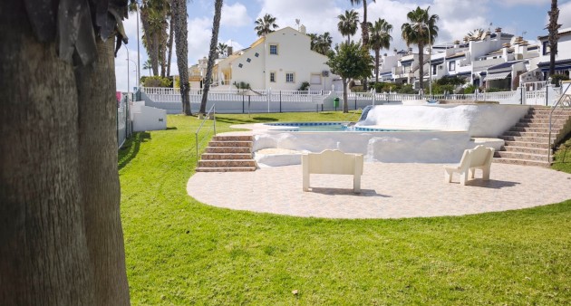 Sale - Town House - Villamartín