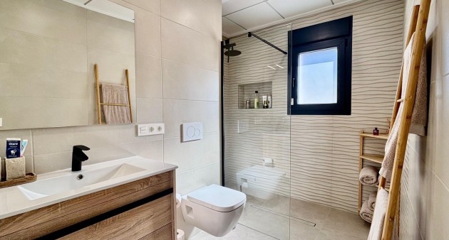 Nowo zbudowane - Willa - Rafal - polideportivo