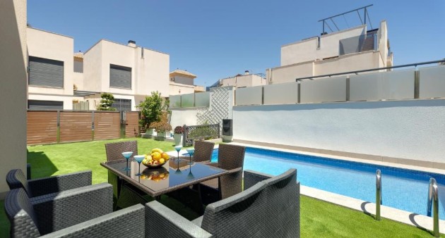 Sale - Villa - Torrevieja