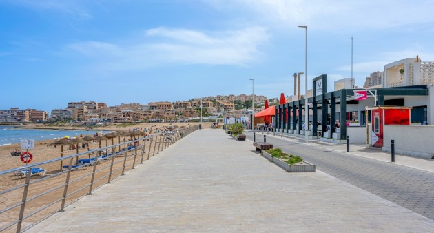 Venta - Chalet - Torrevieja - La Mata