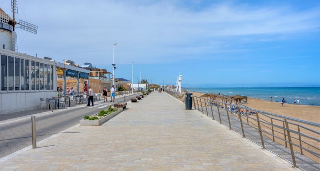 Venta - Chalet - Torrevieja - La Mata