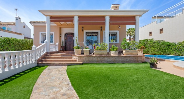 Venta - Chalet - Torrevieja - La Mata