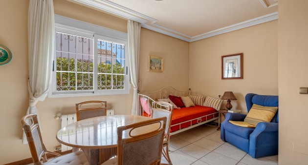 Venta - Chalet - Torrevieja - La Mata