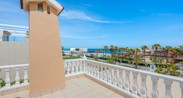 Venta - Chalet - Torrevieja - La Mata