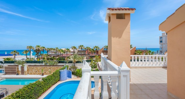 Venta - Chalet - Torrevieja - La Mata