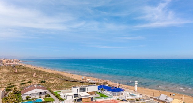 Venta - Chalet - Torrevieja - La Mata