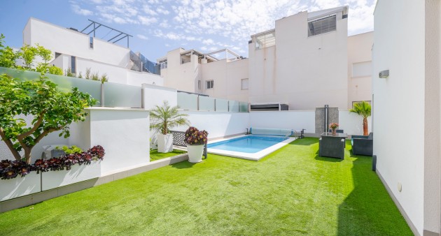Sale - Villa - Torrevieja