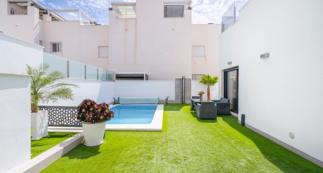 Sale - Villa - Torrevieja