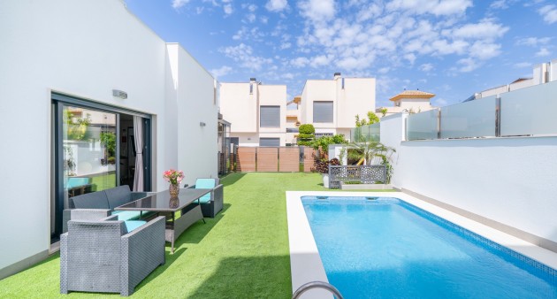 Sale - Villa - Torrevieja