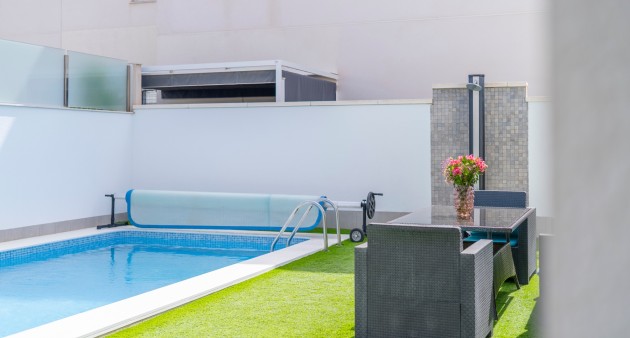 Sale - Villa - Torrevieja