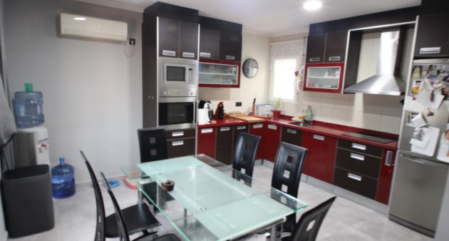 Venta - Chalet - Torrevieja  La Siesta