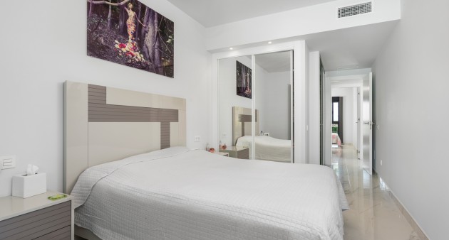 Sale - Apartment - El Raso