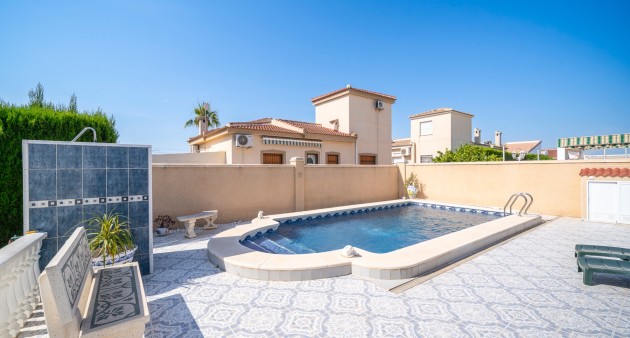 Sale - Villa - Ciudad Quesada - Rojales