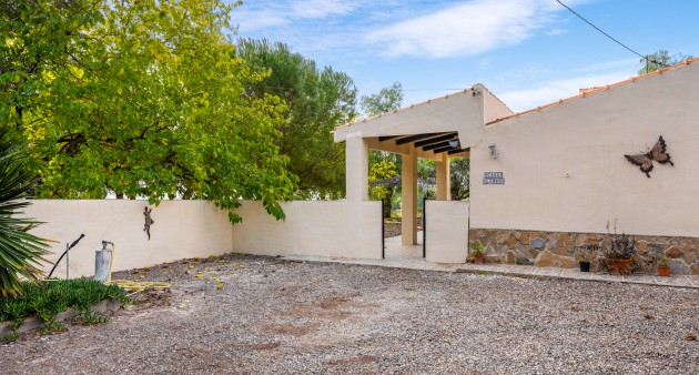 Sprzedaż - Posiadłość wiejska - Sax