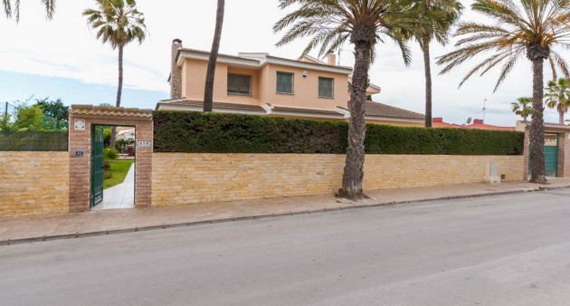 Sale - Villa - La Zenia