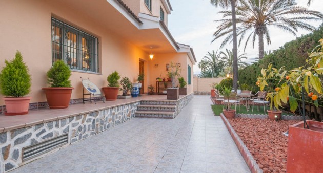 Sale - Villa - La Zenia