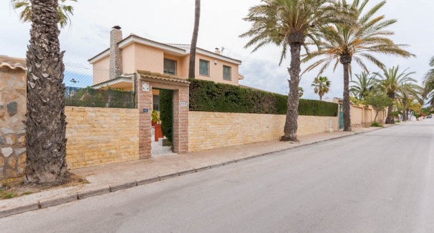 Sale - Villa - La Zenia