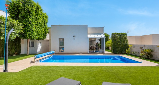 Sale - Chalet - La Marina