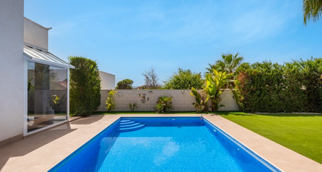 Sale - Chalet - La Marina