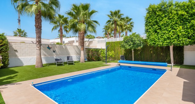 Sale - Chalet - La Marina