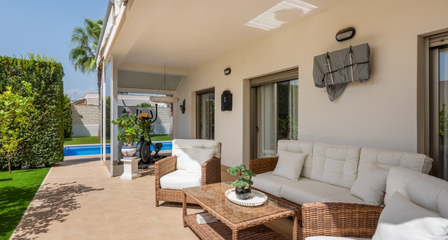 Sale - Chalet - La Marina