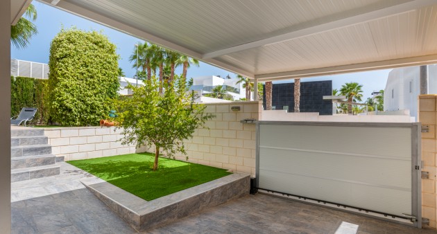 Sale - Chalet - La Marina